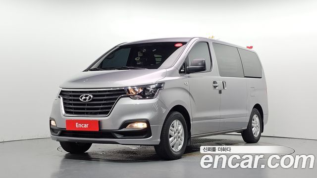 Hyundai Grand Starex Van 3-Seater Smart