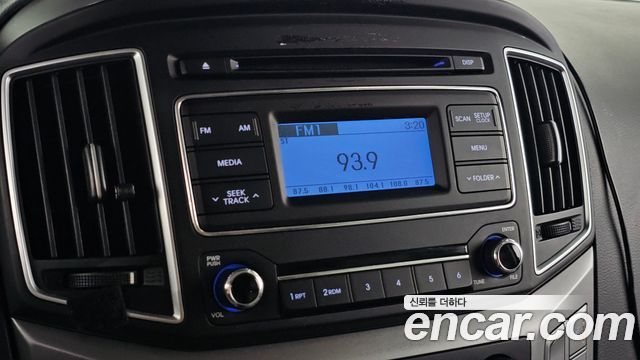Hyundai Grand Starex Van 3-Seater Smart 2021 — фото 12