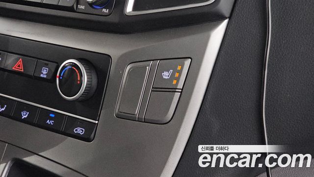 Hyundai Grand Starex Van 3-Seater Smart 2021 — фото 15
