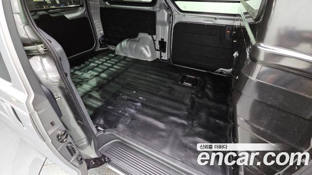 Hyundai Grand Starex Van 3-Seater Smart 2021 — фото 30