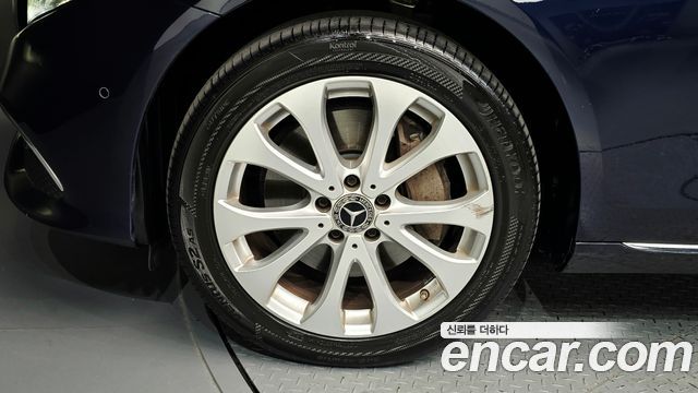 Mercedes-Benz E-Class (W213) E300 4MATIC Exclusive 2019 — фото 5
