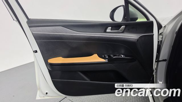 Kia K5 (III) 2.0 Prestige 2021 — фото 24