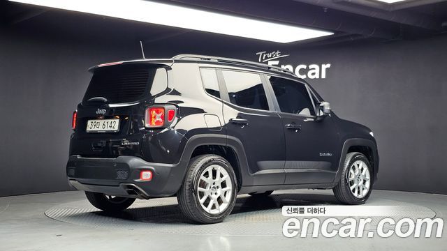 Jeep Renegade 2.4 Limited 2019 — фото 2