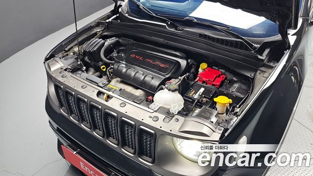 Jeep Renegade 2.4 Limited 2019 — фото 6