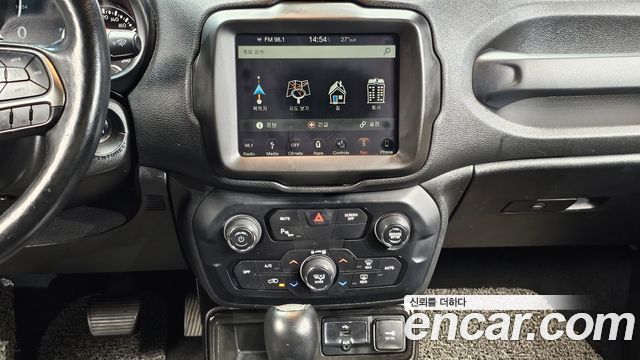 Jeep Renegade 2.4 Limited 2019 — фото 14