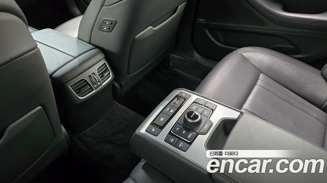 Genesis G80 3.3 GDI Premium Luxury 2018 — фото 17