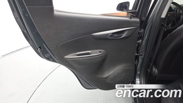 Chevrolet Spark Premier 2019 — фото 25