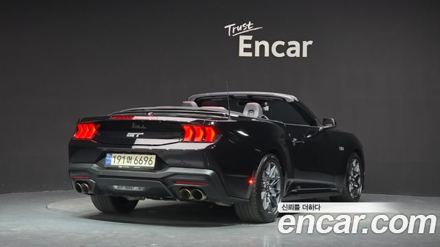 Ford Mustang (VII) 5.0 GT Premium Convertible 2024 — фото 2