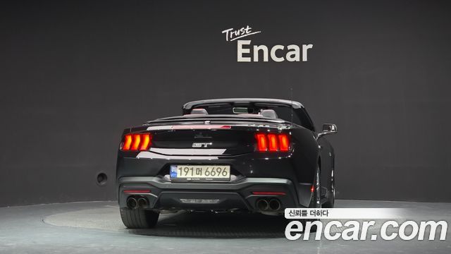 Ford Mustang (VII) 5.0 GT Premium Convertible 2024 — фото 4