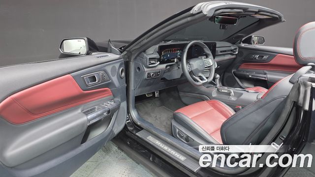 Ford Mustang (VII) 5.0 GT Premium Convertible 2024 — фото 10