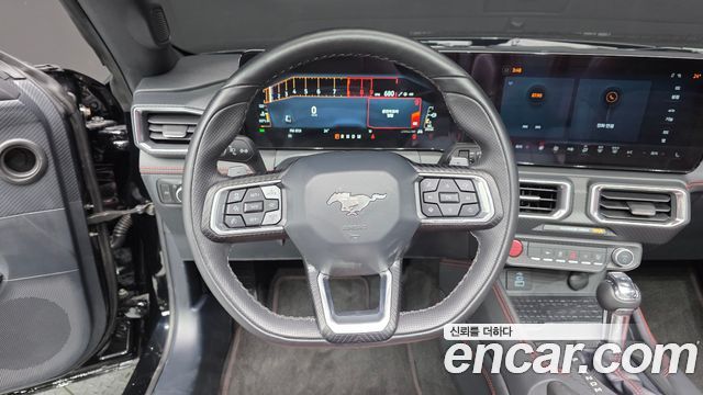 Ford Mustang (VII) 5.0 GT Premium Convertible 2024 — фото 13
