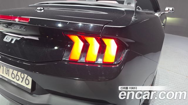 Ford Mustang (VII) 5.0 GT Premium Convertible 2024 — фото 23