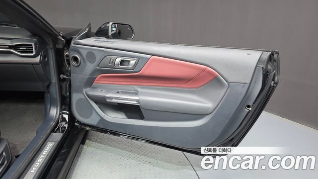 Ford Mustang (VII) 5.0 GT Premium Convertible 2024 — фото 25
