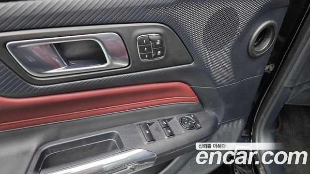 Ford Mustang (VII) 5.0 GT Premium Convertible 2024 — фото 28