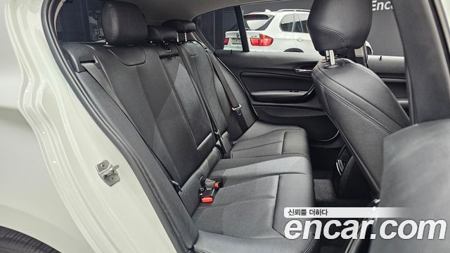 BMW 1 Series (F20) 118d Sport 5Door 2017 — фото 11
