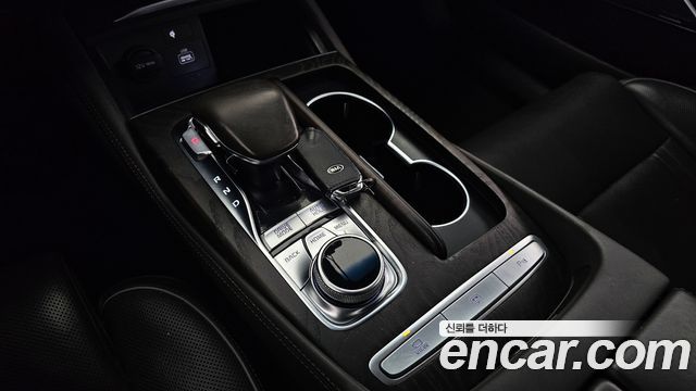 Kia K9 3.8 GDI AWD PlatinumⅢ 2020 — фото 9