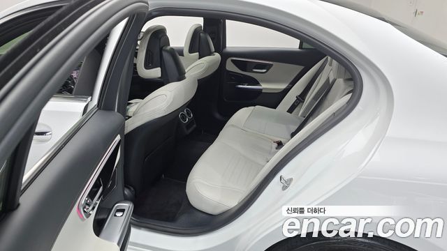 Mercedes-Benz C-Class (W206) C300 4MATIC AMG Line 2023 — фото 11