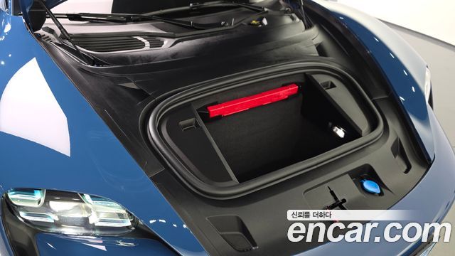 Porsche Taycan 4S Cross Turismo 2023 — фото 6