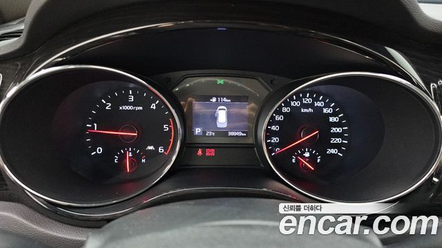 Kia Carnival 9-Seater Prstige 2020 — фото 8