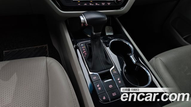 Kia Carnival 9-Seater Prstige 2020 — фото 9
