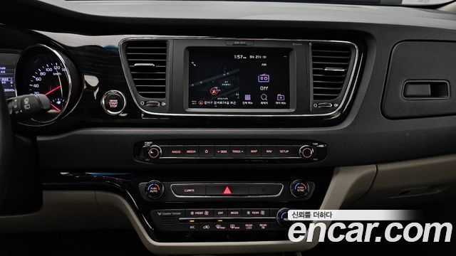 Kia Carnival 9-Seater Prstige 2020 — фото 14