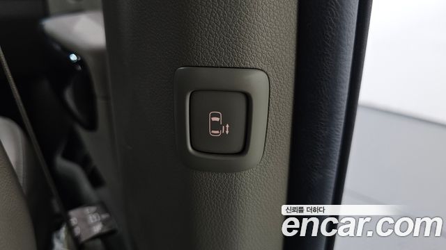 Kia Carnival 9-Seater Prstige 2020 — фото 18