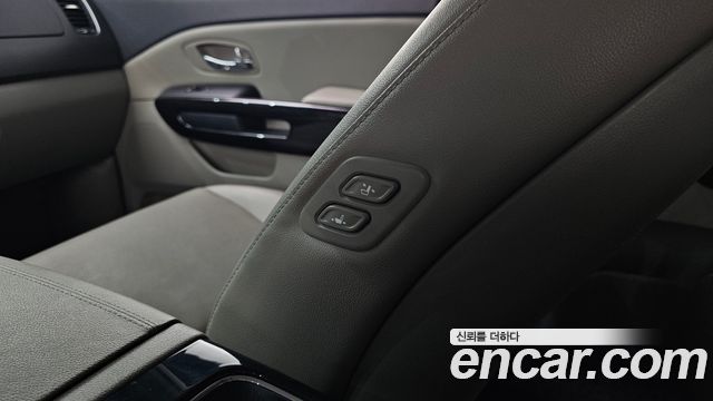 Kia Carnival 9-Seater Prstige 2020 — фото 19