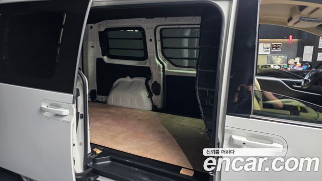 Hyundai Staria Cargo 3-Seater Modern 2024 — фото 12