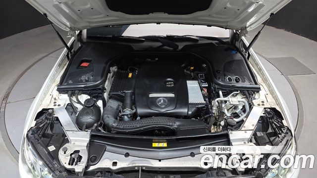Mercedes-Benz E-Class (W213) E300 4MATIC Exclusive 2018 — фото 6