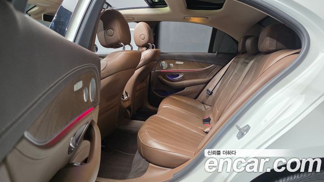 Mercedes-Benz E-Class (W213) E300 4MATIC Exclusive 2018 — фото 12