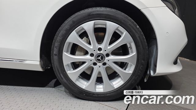 Mercedes-Benz E-Class (W213) E300 4MATIC Exclusive 2018 — фото 21