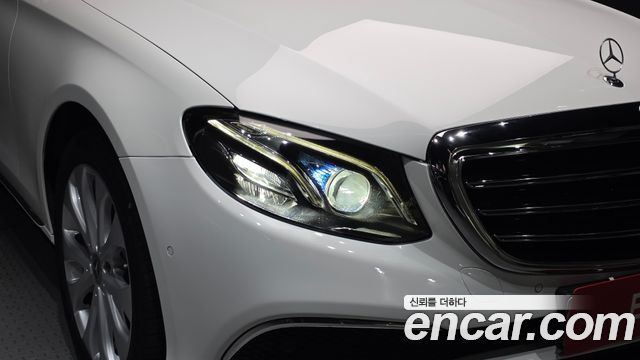 Mercedes-Benz E-Class (W213) E300 4MATIC Exclusive 2018 — фото 22