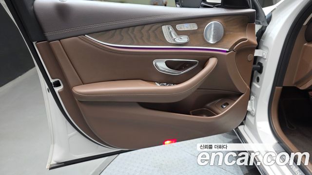 Mercedes-Benz E-Class (W213) E300 4MATIC Exclusive 2018 — фото 24