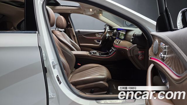 Mercedes-Benz E-Class (W213) E300 4MATIC Exclusive 2018 — фото 26