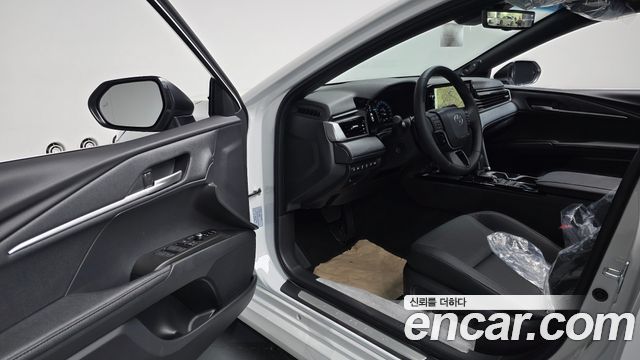 Toyota Camry (XV80) 2.5 XLE Premium Hybrid 2026 — фото 10