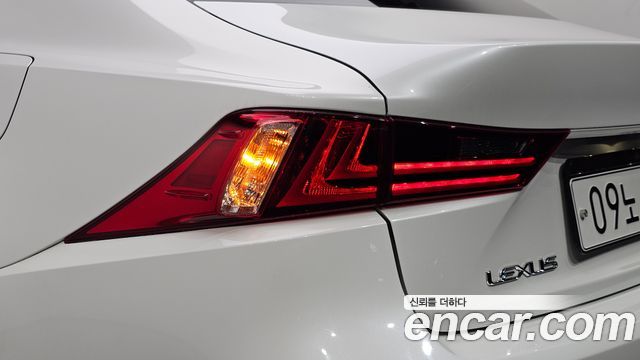 Lexus IS250 Executive XE30 2014 — фото 23