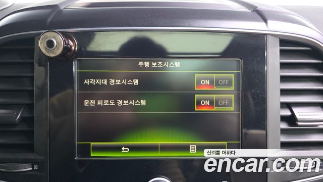 Renault Korea QM6 Diesel 2WD RE Signature 2017 — фото 17