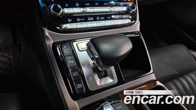 Genesis EQ900 5.0 GDI AWD Prestige 2016 — фото 9