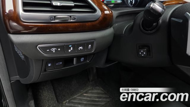 Genesis EQ900 5.0 GDI AWD Prestige 2016 — фото 17
