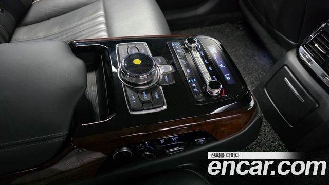 Genesis EQ900 5.0 GDI AWD Prestige 2016 — фото 18
