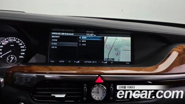 Genesis EQ900 5.0 GDI AWD Prestige 2016 — фото 28