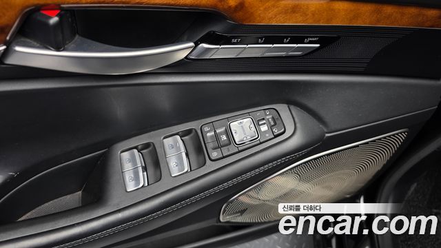Genesis EQ900 5.0 GDI AWD Prestige 2016 — фото 30