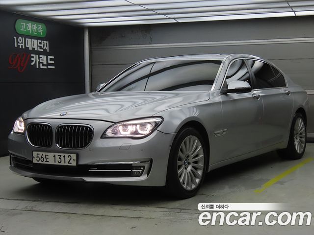BMW 7 Series (F01) 740Li