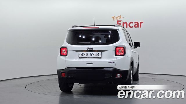 Jeep Renegade 2.4 Longitude High 2018 — фото 4