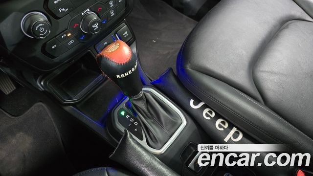 Jeep Renegade 2.4 Longitude High 2018 — фото 9