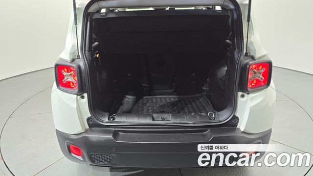 Jeep Renegade 2.4 Longitude High 2018 — фото 18