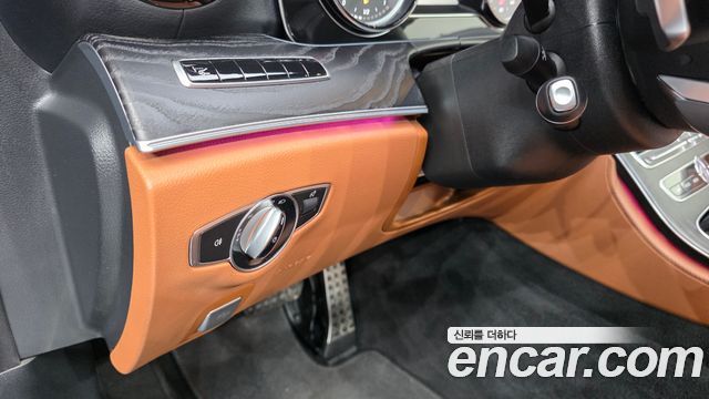 Mercedes-Benz E-Class (W213) E220d Cabriolet 2018 — фото 21