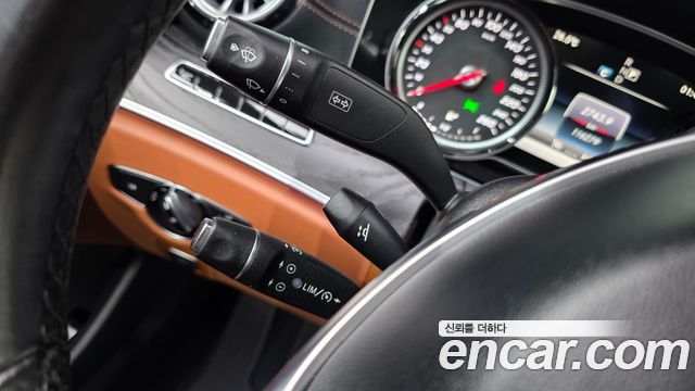 Mercedes-Benz E-Class (W213) E220d Cabriolet 2018 — фото 24