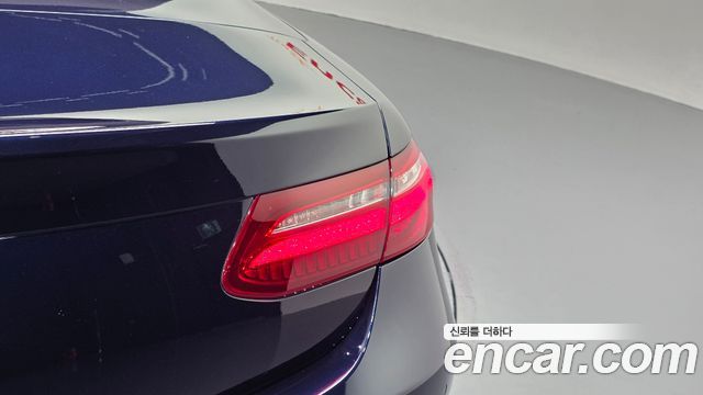 Mercedes-Benz E-Class (W213) E220d Cabriolet 2018 — фото 29