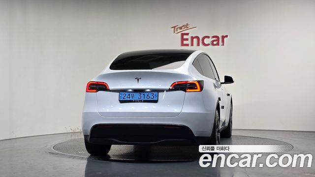 Tesla Model Y RWD 2024 — фото 4